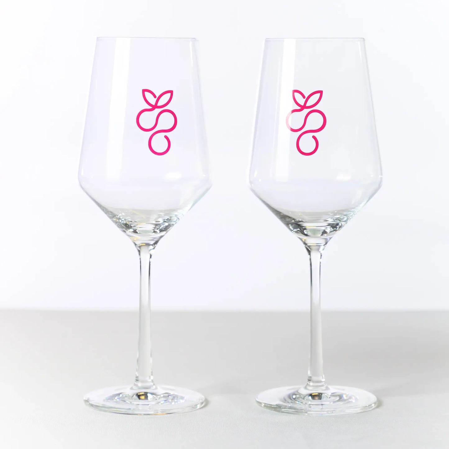 https://thecabclub.com/cdn/shop/products/stemmed-wine-glass-set_1.webp?v=1668820890&width=1445